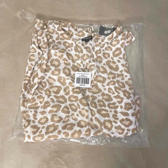 Torrid Georgette Lightweight Leopard Print Blouse - Sizes 1X & 2X - Picture 14 of 16
